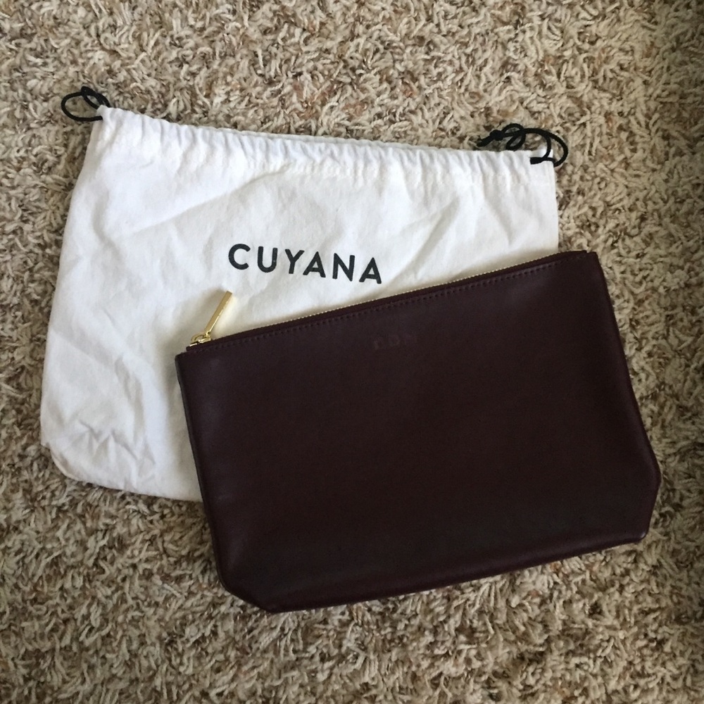 Cuyana Small Leather Zipper Pouch in Oxblood